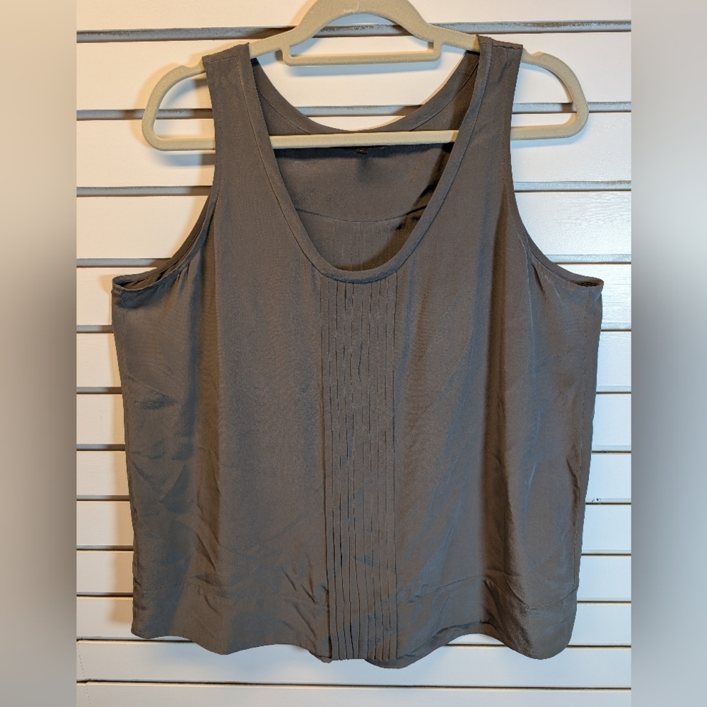 Eileen Fisher - women’s 100% silk Gray Sleeveless pleated Tank Top size XL EUC